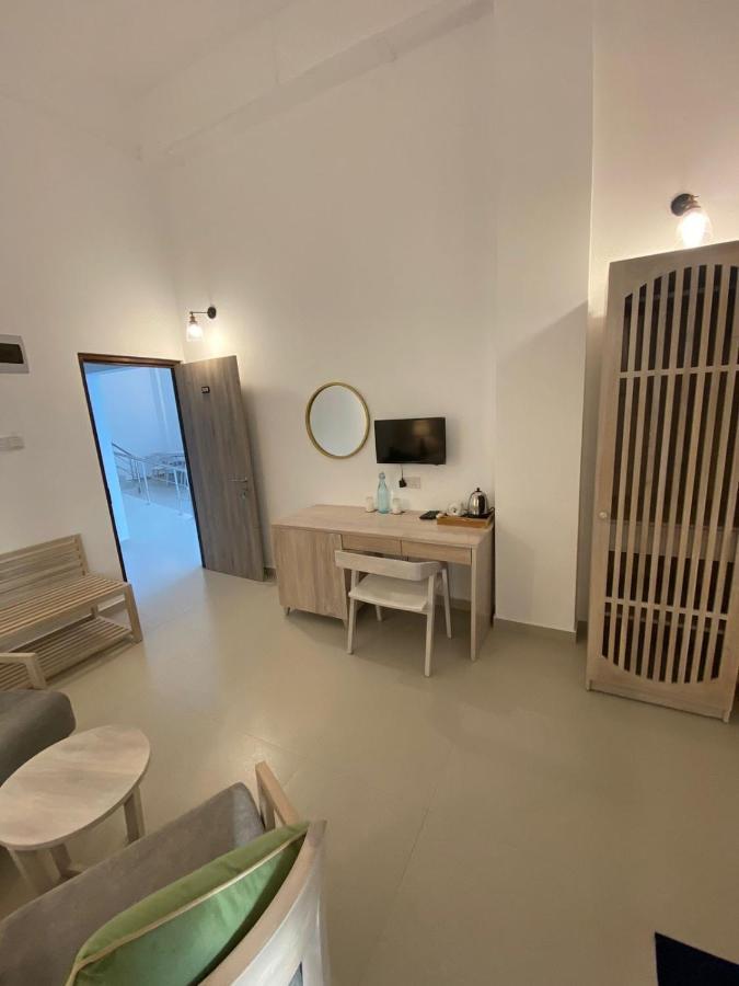 Hotel Oviya Vavuniya Zewnętrze zdjęcie