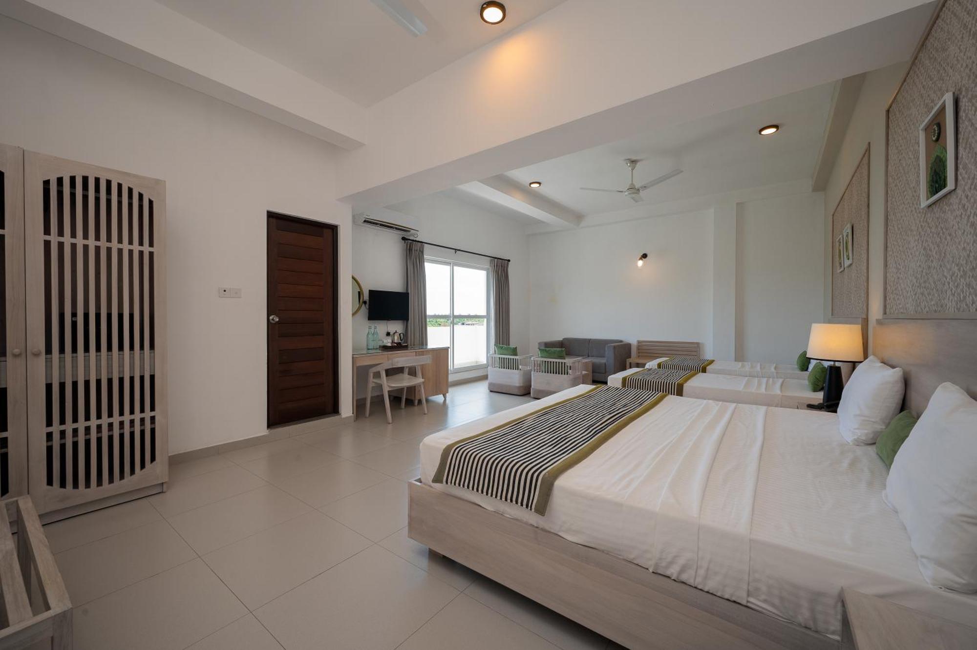 Hotel Oviya Vavuniya Zewnętrze zdjęcie
