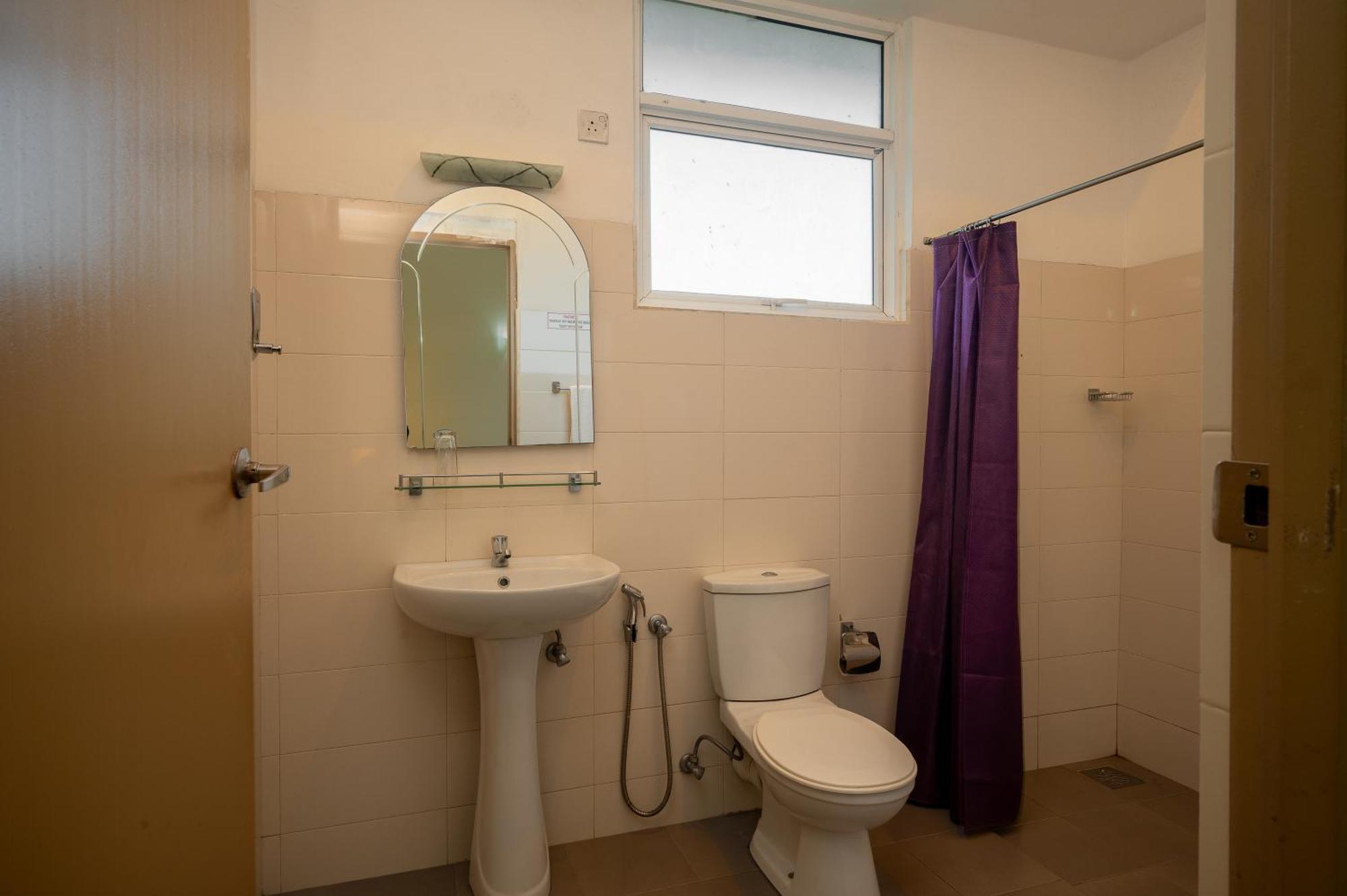 Hotel Oviya Vavuniya Zewnętrze zdjęcie