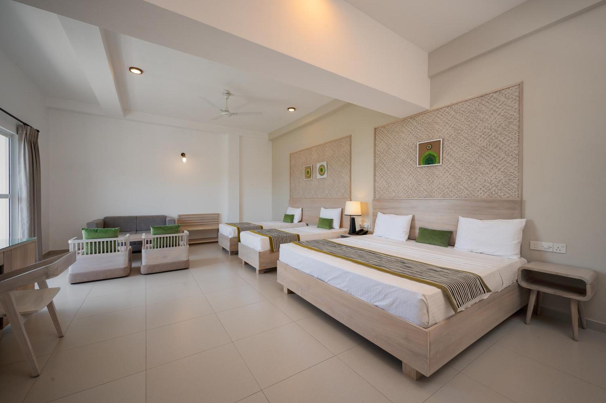 Hotel Oviya Vavuniya Zewnętrze zdjęcie