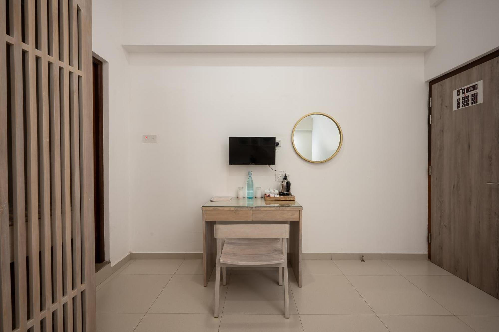 Hotel Oviya Vavuniya Zewnętrze zdjęcie