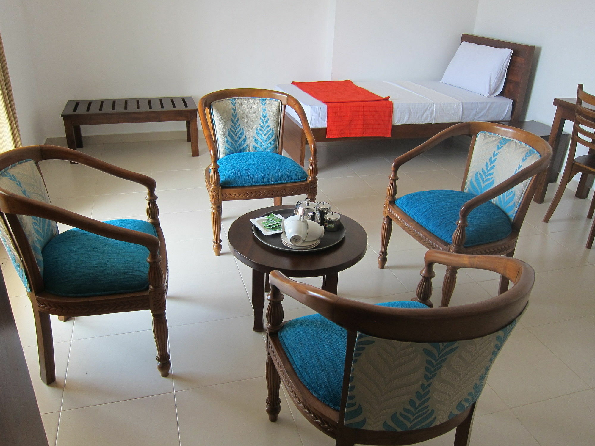 Hotel Oviya Vavuniya Zewnętrze zdjęcie