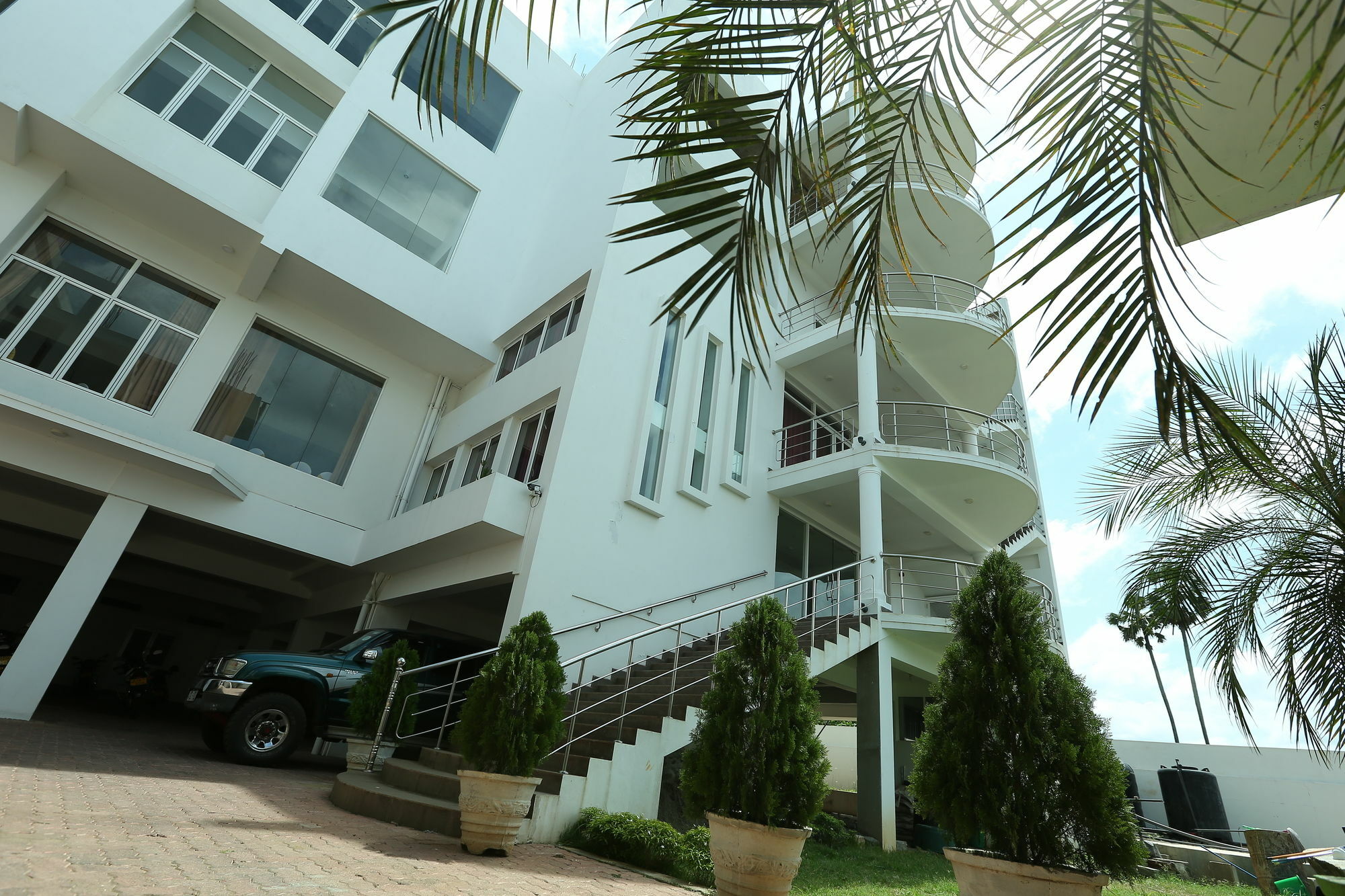 Hotel Oviya Vavuniya Zewnętrze zdjęcie